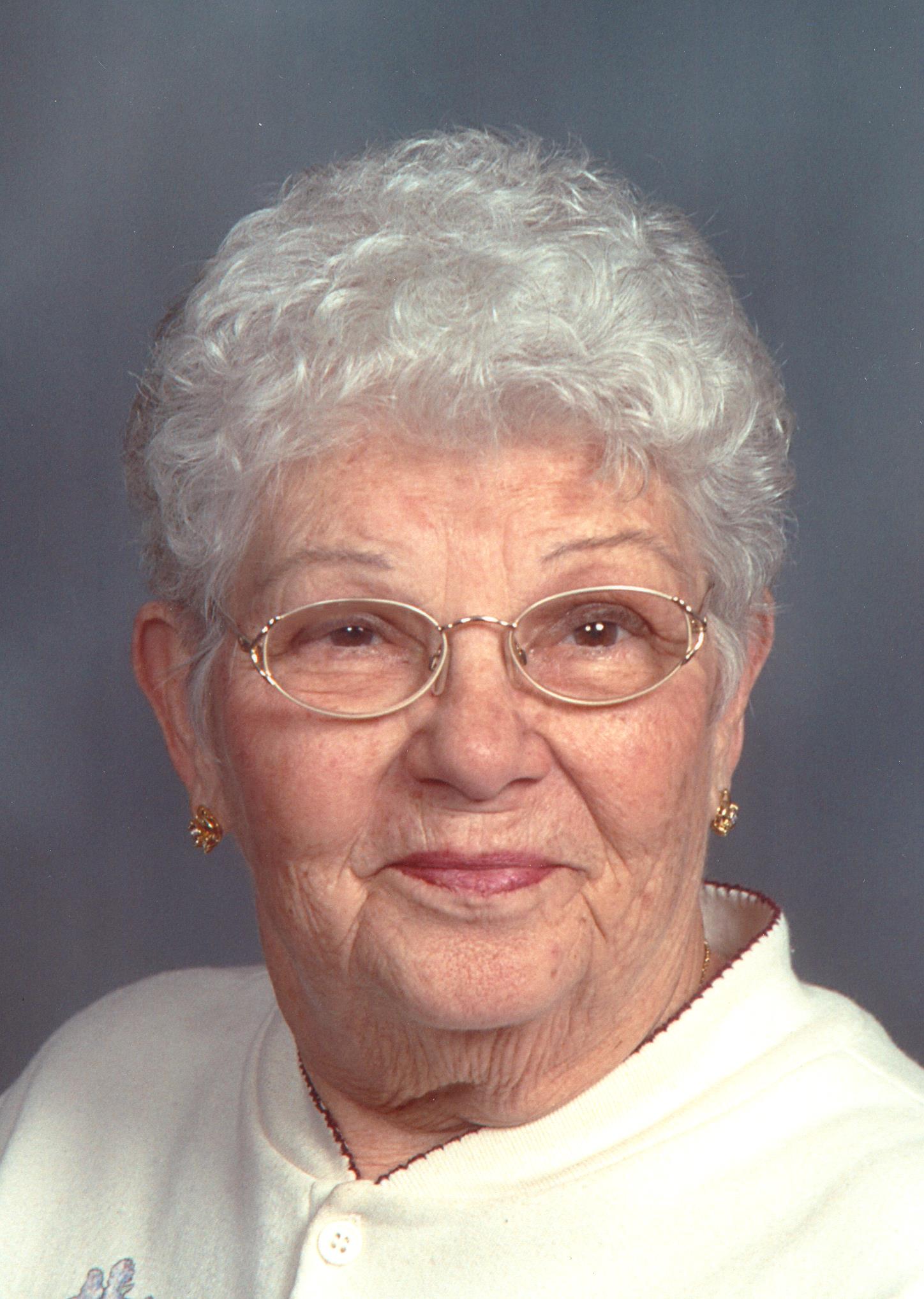 Hunt, Dorothy Cecilia (nee Baer)